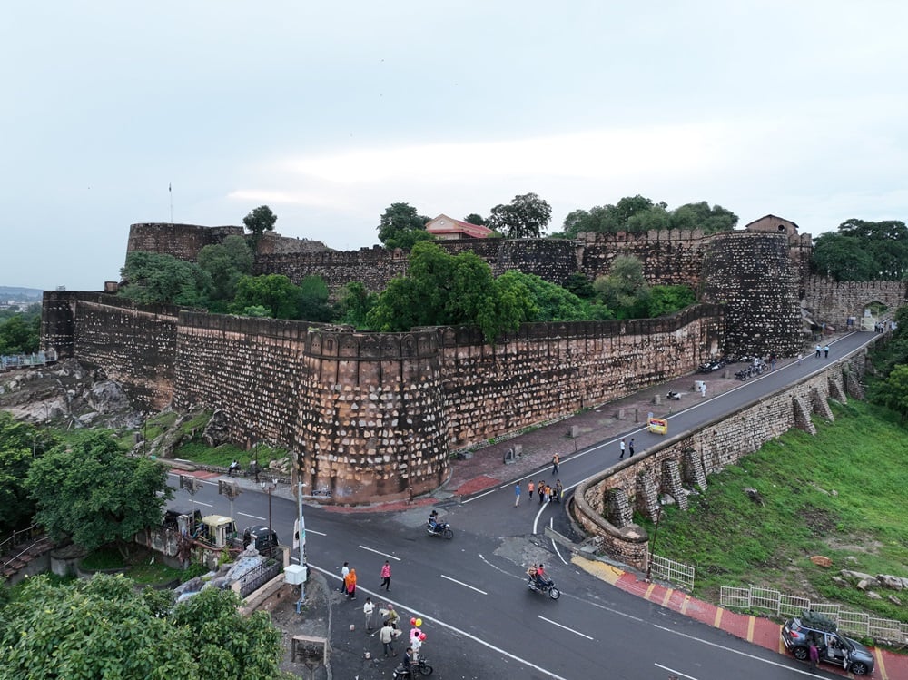 Jhansi–Lucknow–Kanpur Heritage Trail - Tour Package Hero Image